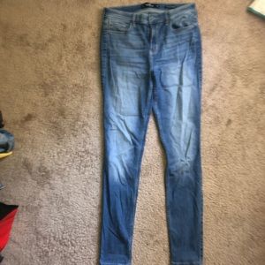 HOLLISTER MID RISE SUPER SKINNY JEANS SIZE 9L